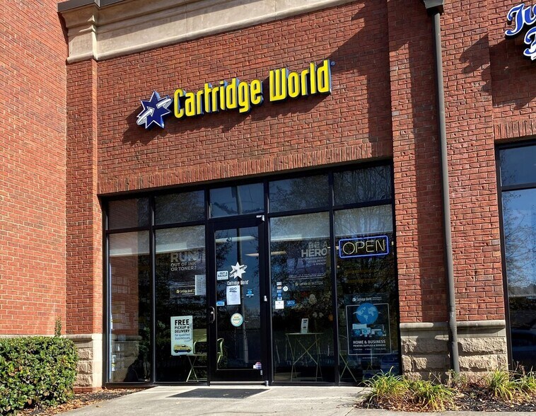 More Photos Of 10475 Medlock Bridge Rd, Johns Creek Storefront For Sale