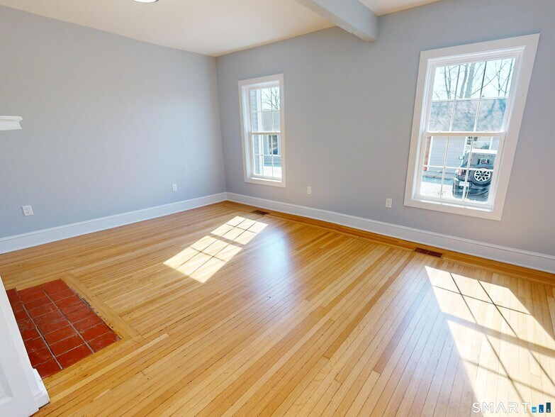 More Photos Of 132 Boston Post Rd, East Lyme Freestanding For Lease