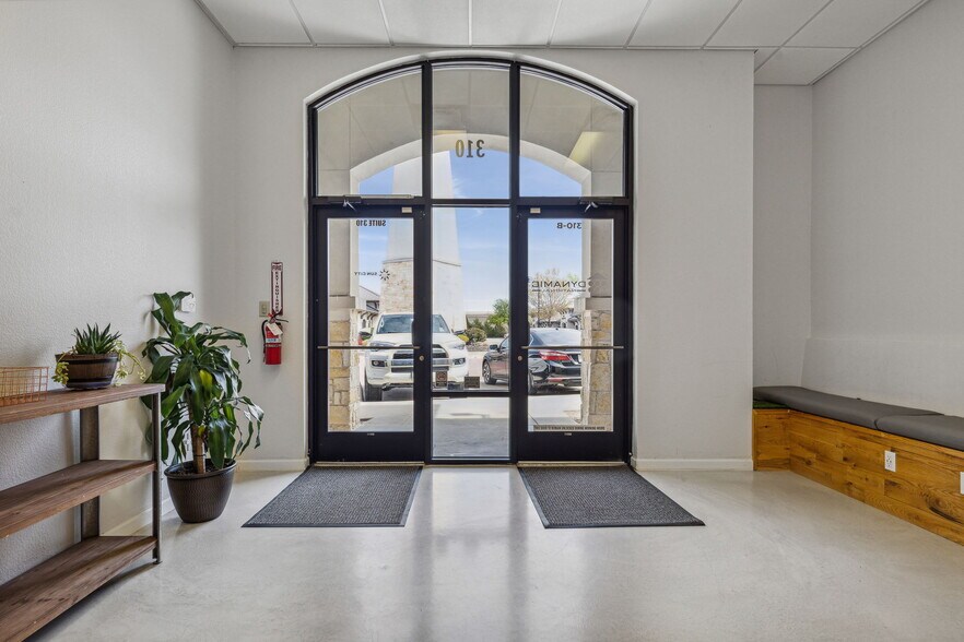 More Photos Of 8501 Wade Blvd, Frisco Medical For Lease