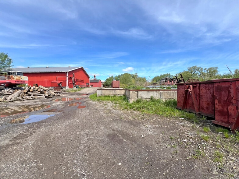 More Photos Of 9711 Perry Hwy, Waterford Warehouse For Sale
