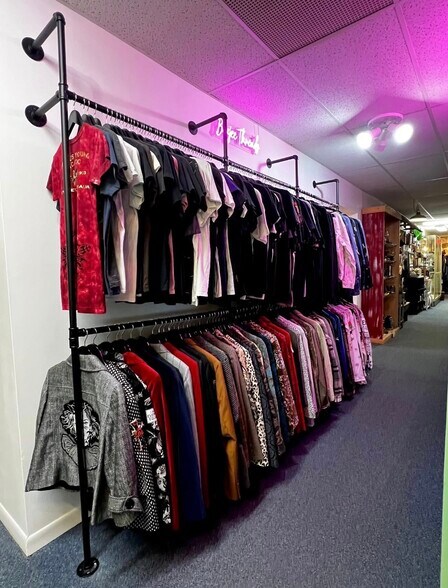 More Photos Of 4034-4036 Grand Blanc Rd, Swartz Creek Freestanding For Sale