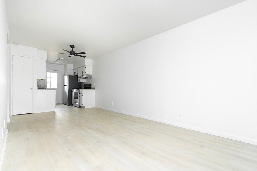 More Photos Of 2444 E Willetta St, Phoenix Apartments For Sale