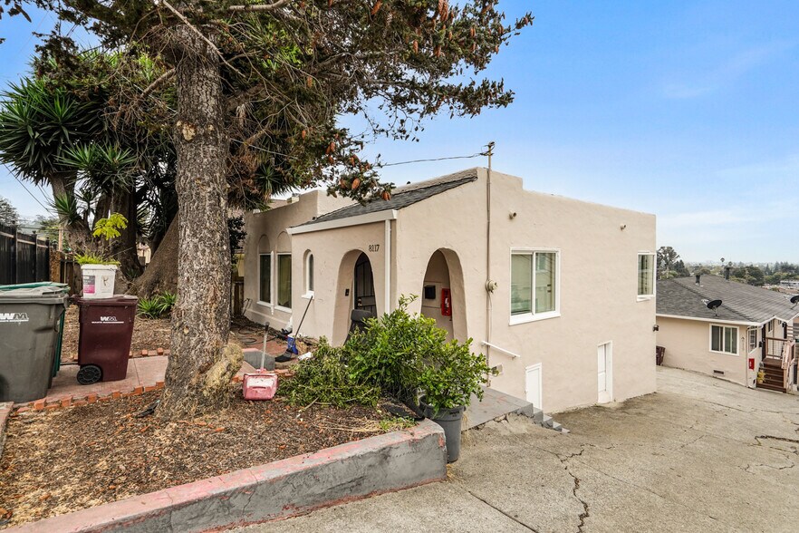More Photos Of 8117 Ney Ave, Oakland Apartments For Sale