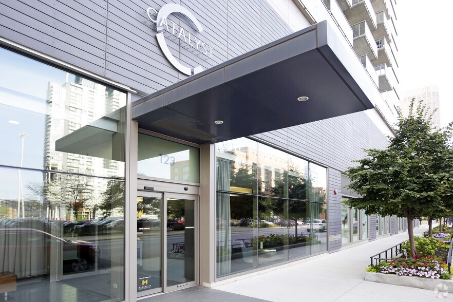 More Photos Of 123 N Desplaines St, Chicago Apartments For Lease