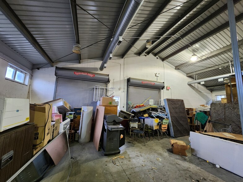 More Photos Of 303 Gunderman Rd, Spencer Manufacturing For Sale