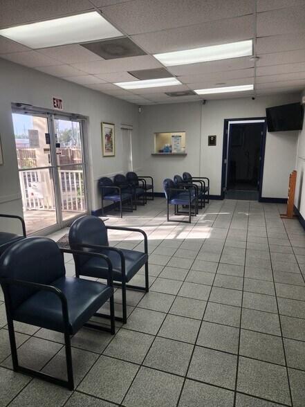 More Photos Of 8751 N 30th St, Tampa Medical For Lease