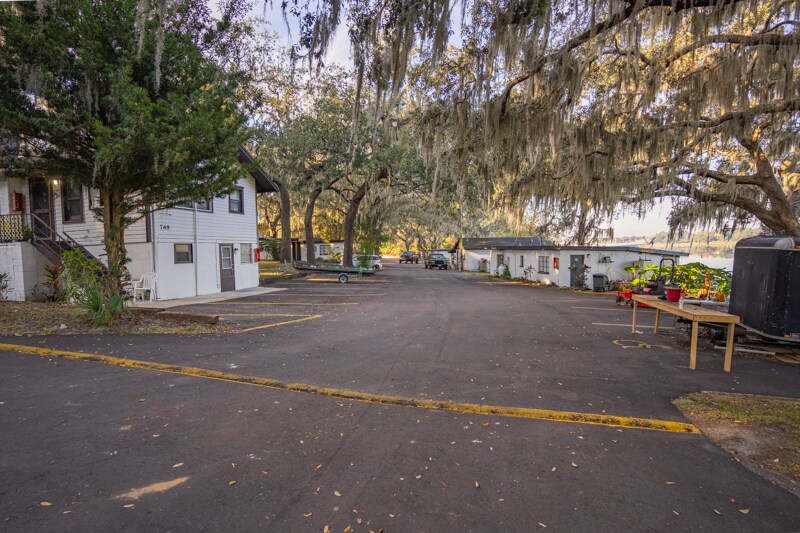 More Photos Of 8105 W Colonial Dr, Orlando Apartments For Sale