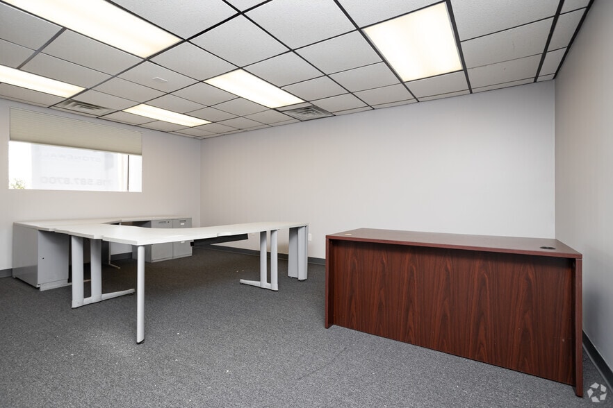 More Photos Of 10151-10155 Main St, Clarence Light Distribution For Sale