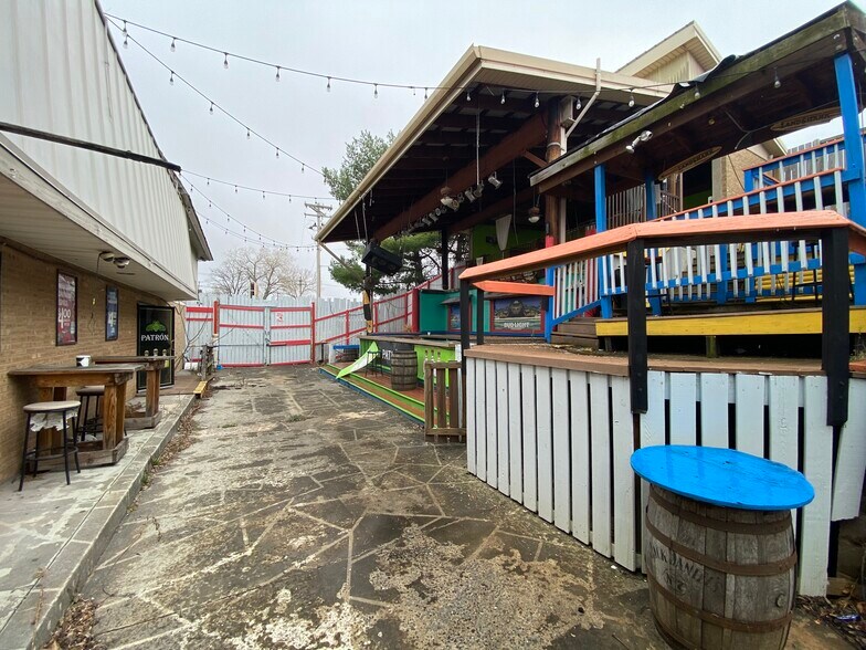 More Photos Of 901 Dual Hwy, Hagerstown Restaurant For Sale