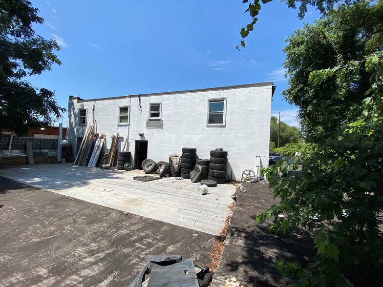 More Photos Of 12347 Carroll Ave, Rockville Service For Lease