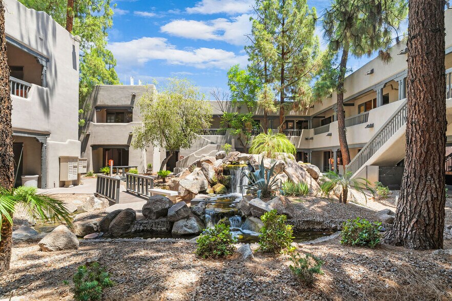 More Photos Of 301 E Bethany Home Rd, Phoenix Office For Lease