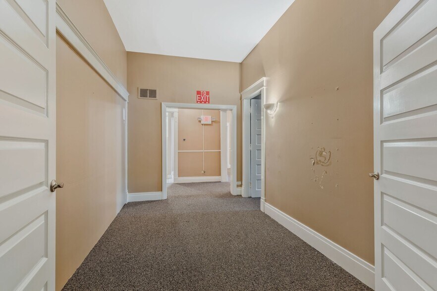 More Photos Of 904 Gallatin Ave, Nashville General Retail For Sale