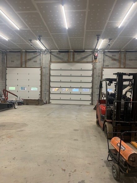 More Photos Of 1646 Chestnut Hill Rd, Morgantown Warehouse For Lease