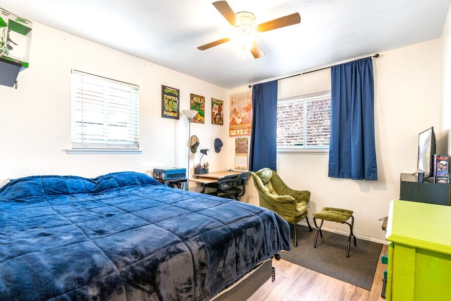 More Photos Of 613 Jane St NE, Albuquerque Flex For Sale