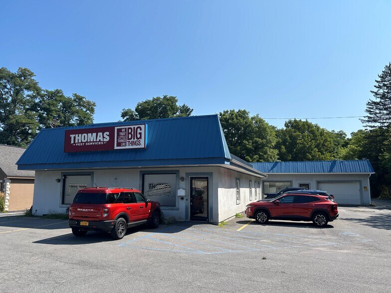 More Photos Of 2015 Hamburg St, Schenectady Flex For Sale