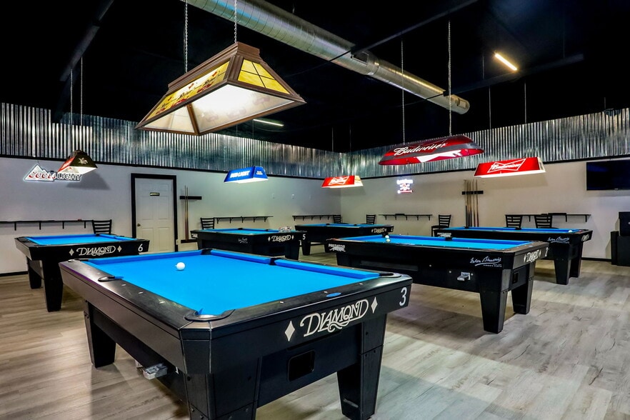 More Photos Of 2715 US Highway 69 N, Lufkin Bar For Sale