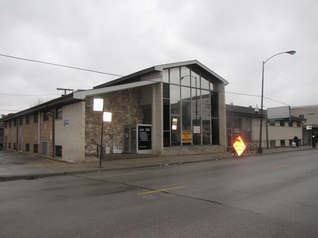 More Photos Of 6420 N California Ave, Chicago Coworking Space