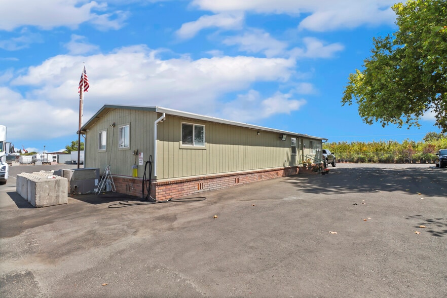 More Photos Of 8989 Elder Creek Rd, Sacramento Contractor Storage Yard For Sale