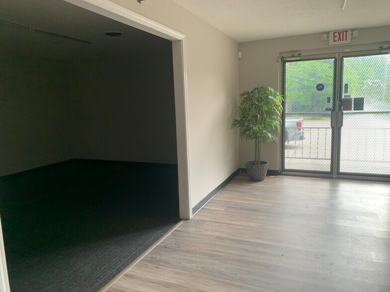 More Photos Of 4501 Reese Rd, Columbus Freestanding For Lease