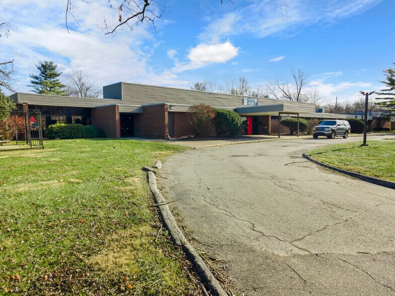More Photos Of 1315 S Sherman Dr, Indianapolis Health Club For Sale