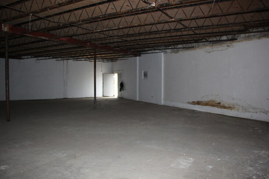 More Photos Of , North Fort Myers General Retail For Sale