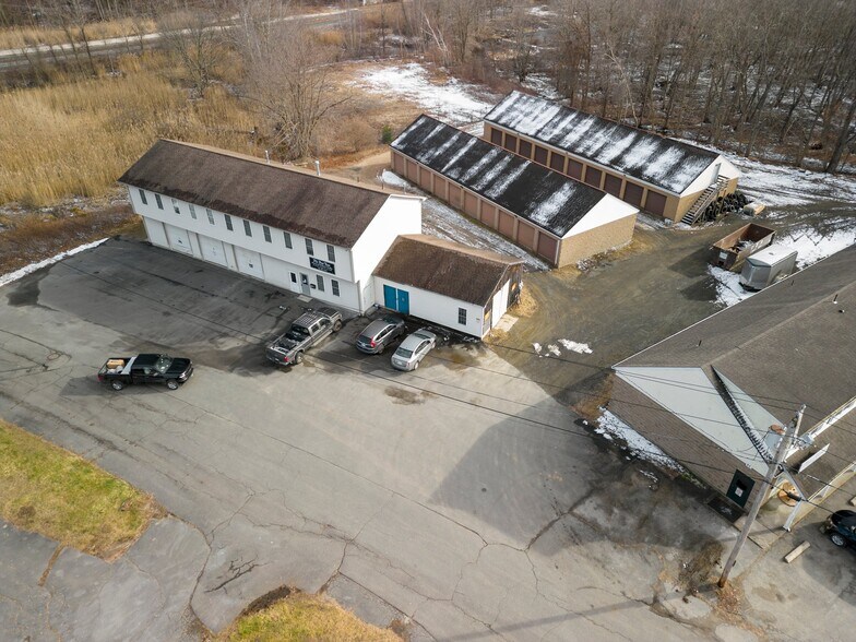 More Photos Of 3 Stadler St, Belchertown General Retail For Lease