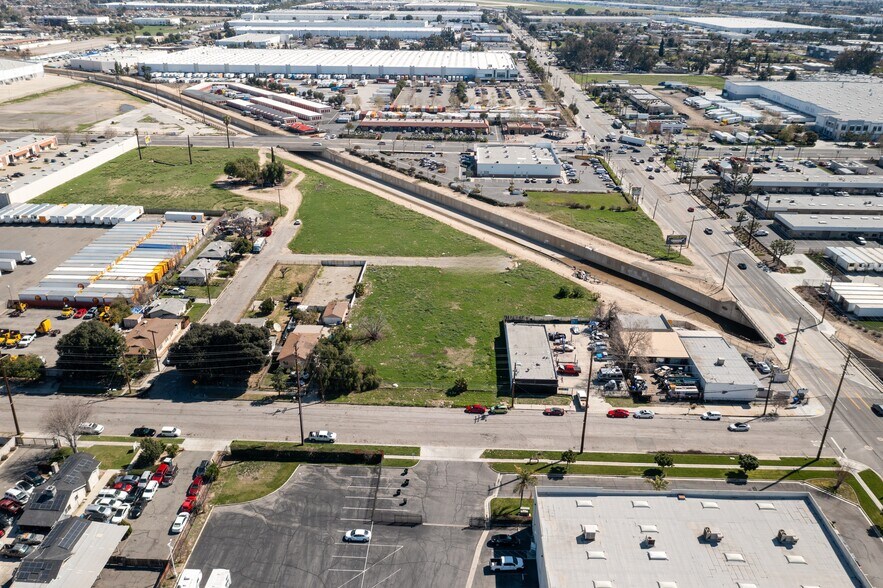 More Photos Of 471 S Allen St, San Bernardino Service For Sale