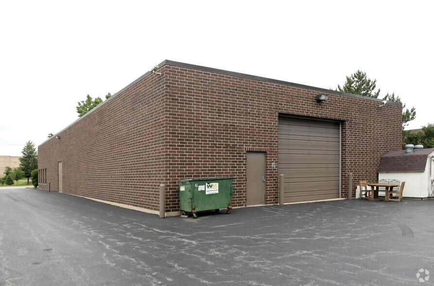 More Photos Of 290 Telser Rd, Lake Zurich Warehouse For Lease