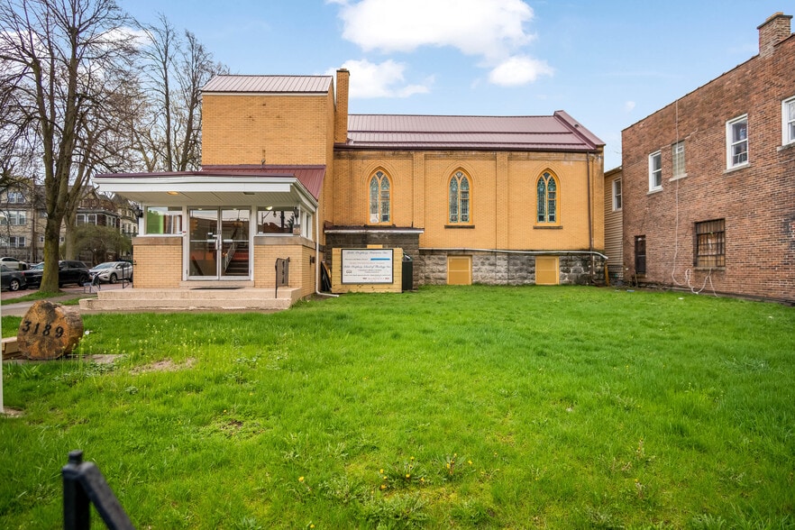 Primary Photo Of 3189 Main St, Buffalo Religious Facility For Sale