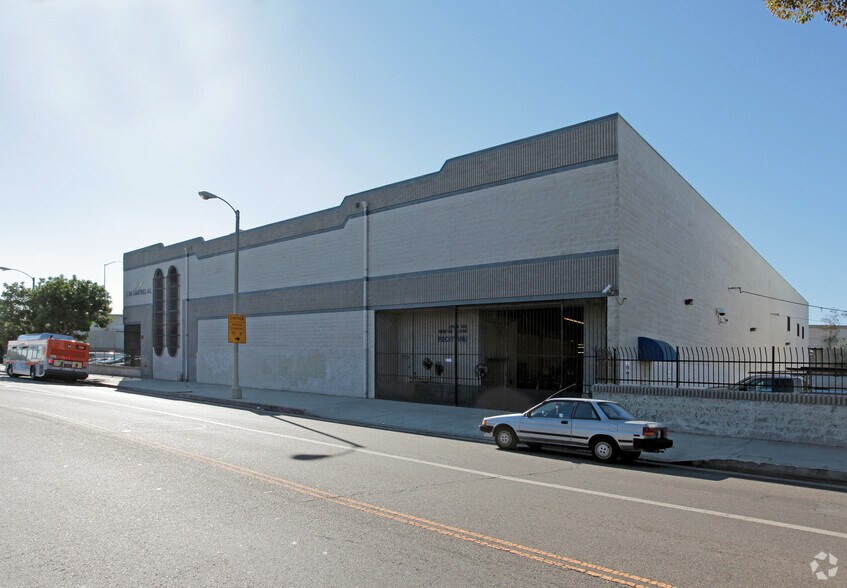 More Photos Of 3957 S Hill St, Los Angeles Manufacturing For Lease