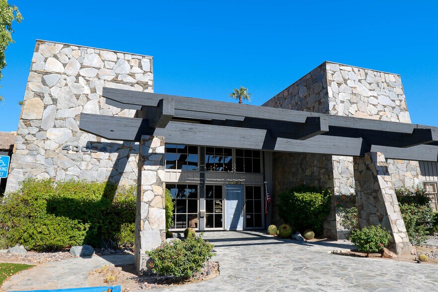 More Photos Of 40004 Cook St, Palm Desert Medical For Lease