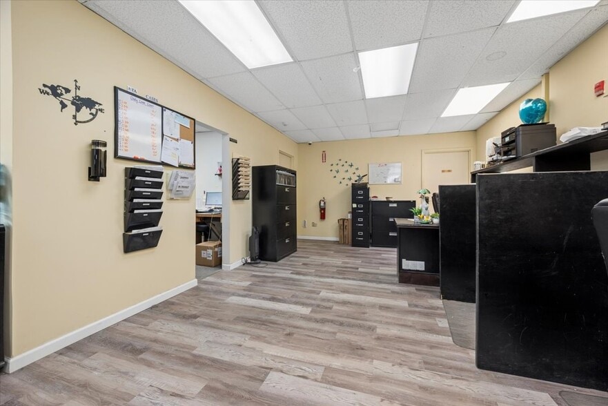 More Photos Of 144 12th St, Piscataway Light Distribution For Lease