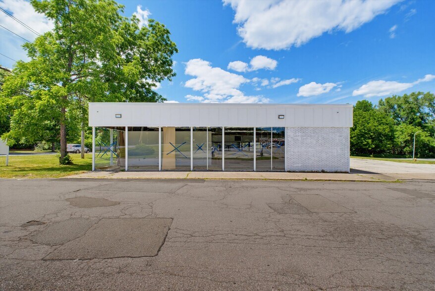 More Photos Of 1366 E Main St, Shrub Oak Unknown For Lease