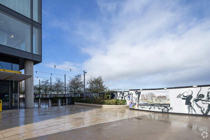 More Photos Of S10 Westfield Av, London Office For Lease