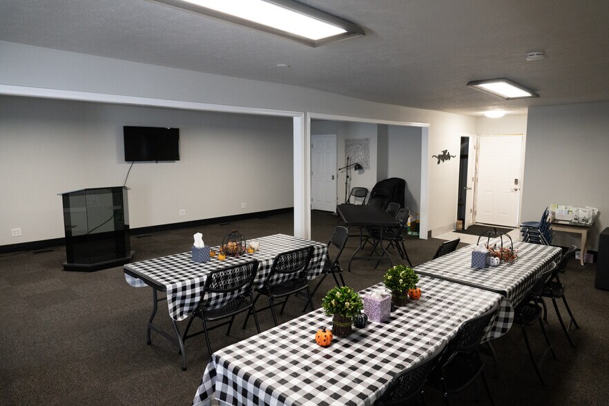 More Photos Of 7731 St Andrews Church Rd, Louisville Storefront Retail Office For Sale