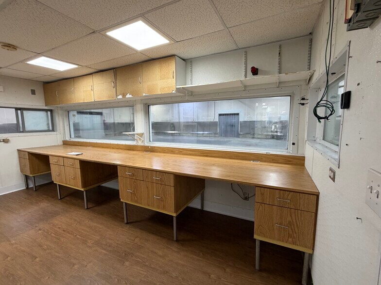 More Photos Of 2020 E 67th St, Los Angeles Food Processing For Lease