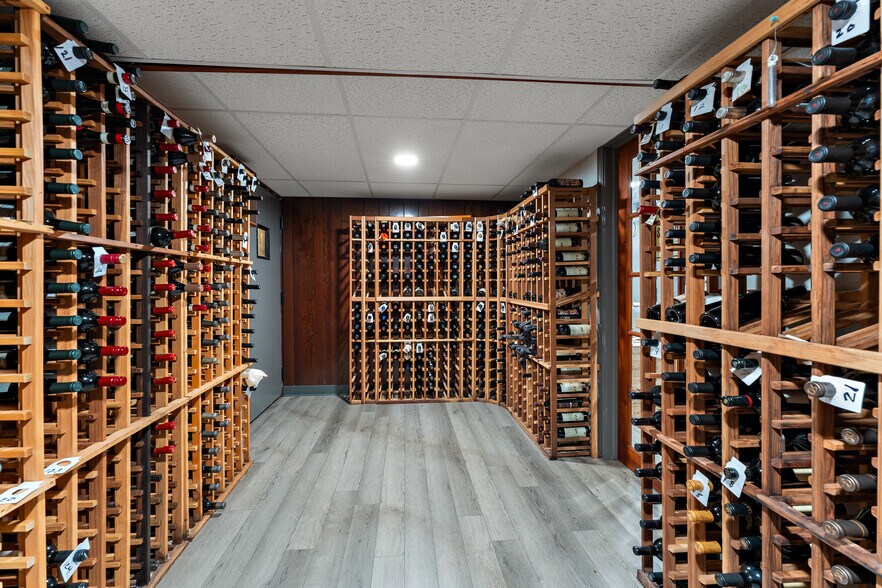 More Photos Of 4305 Portage St NW, Canton Restaurant For Sale