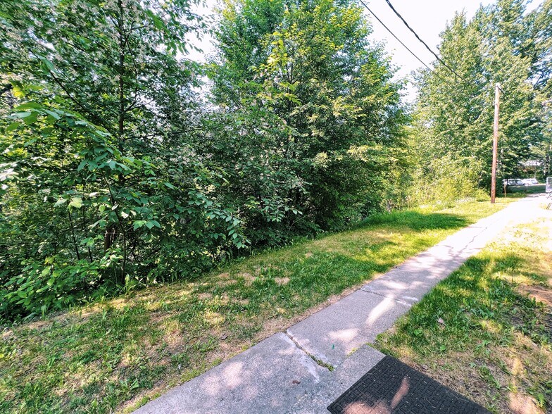 More Photos Of 2204 W Northern Lights Blvd, Anchorage Apartments For Sale