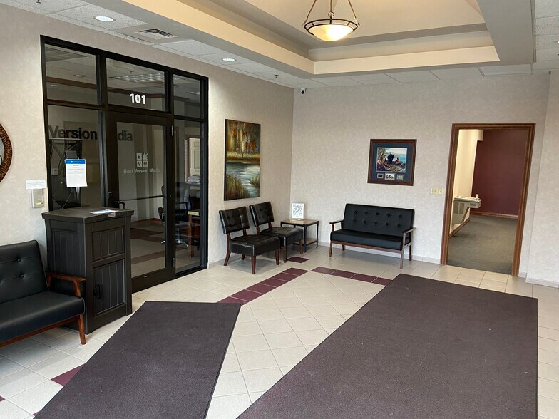 More Photos Of 444 Reid St, De Pere Office For Lease