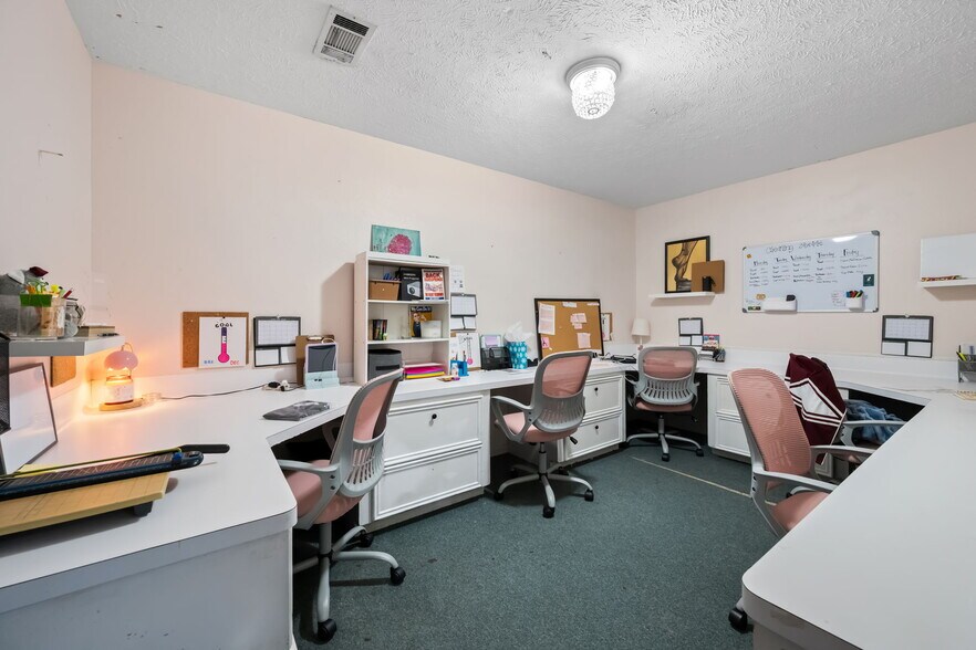 More Photos Of 115 N Willis Ave, Livingston Warehouse For Sale