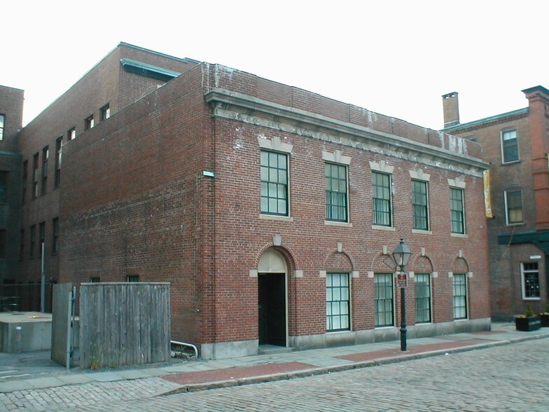 More Photos Of 392 Acushnet Ave, New Bedford Office For Sale