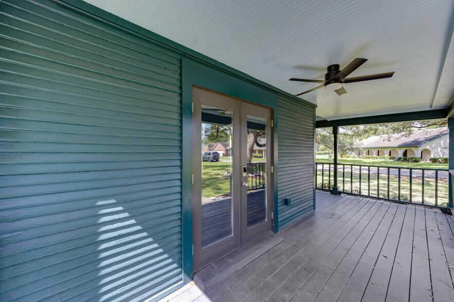 More Photos Of 602 E Myrtle St, Angleton Office Residential For Sale