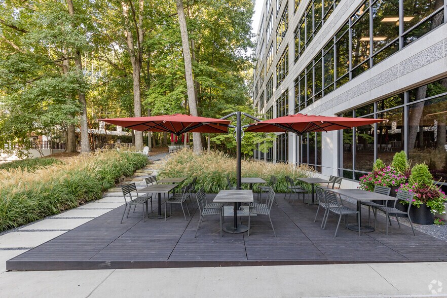 More Photos Of 3100 Interstate N Cir, Atlanta Office For Lease