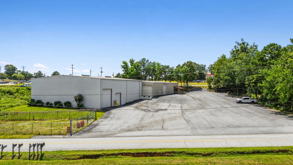 More Photos Of 2125 Airport Rd, Greer Light Distribution For Lease