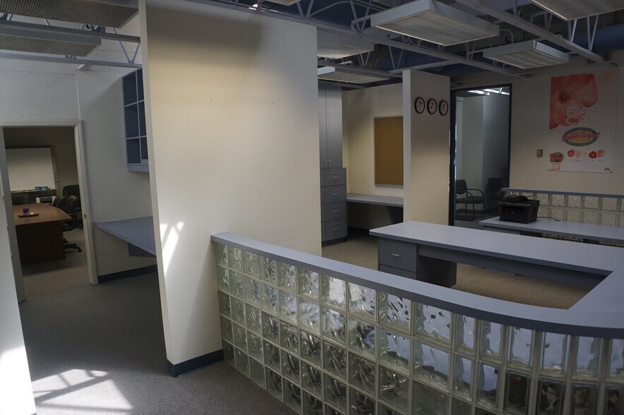 More Photos Of 15200 Mansel Ave, Lawndale Office For Lease