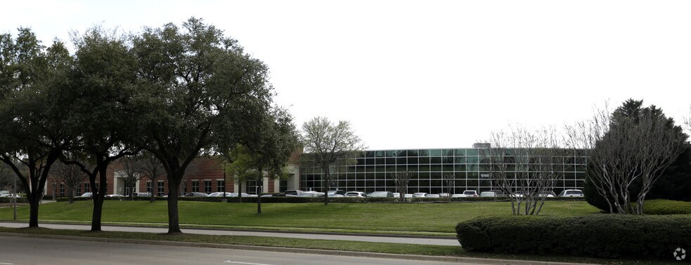 More Photos Of 15100 Trinity Blvd, Fort Worth Research And Development For Lease
