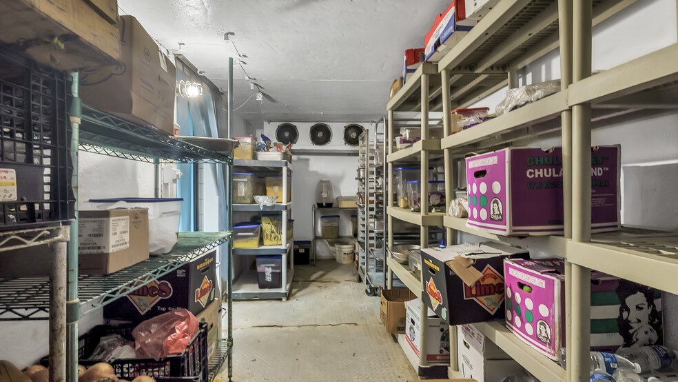 More Photos Of 2220 N University Dr, Fort Lauderdale Restaurant For Sale