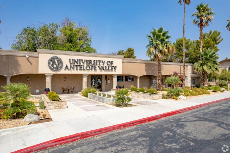 More Photos Of 44049-44073 Sierra Hwy, Lancaster Schools For Sale