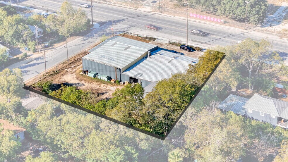 More Photos Of 4714 S Zarzamora St, San Antonio Auto Repair For Sale