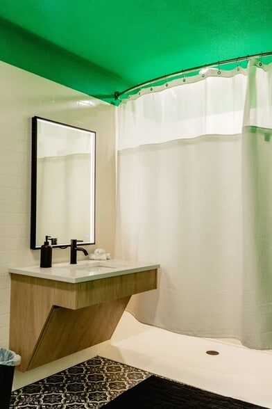 More Photos Of 111 N Lincoln Ave, Hastings Hotel For Sale